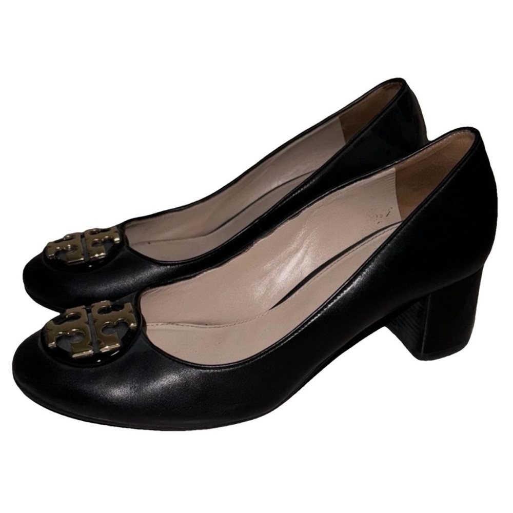 Tory Burch Black Leather Chelsea Gold Logo 2” Block Heels Pumps Size 7